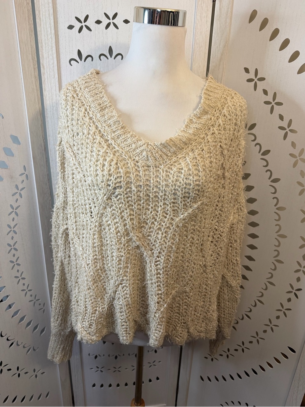 Cozy V-Neck Chunky Knit Sweater - Cream